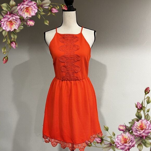 Blood orange color dress with straps with lace details - Picture 1 of 12
